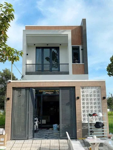 Chủ đi công tác bán căn nhà 2 lầu 100 m2 cách Nhà Văn Hóa P.Bửu Long chỉ 5 phút đi xe.