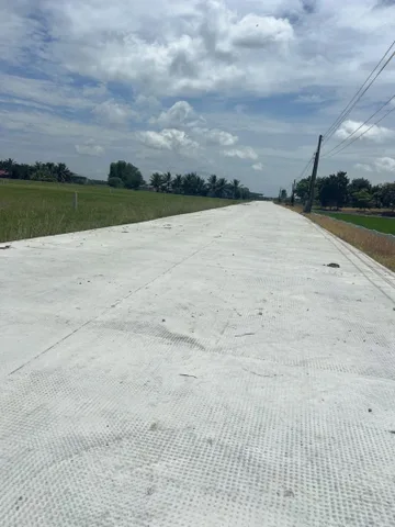 chủ gửi lô đất full thổ 5x39 mặt tiền đường bê tông , đường chồi mồi xã mỹ quý đông nay là xã mỹ quý tỉnh tây ninh giá chỉ 310 triệu đồng cho nguyên lô thích hợp đầu tư xây nhà cho a chị tài chính công nhân liên hệ xem đất và thương lượng chính chủ