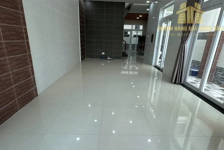 Cho thuê nhà 1 trệt 2 lầu có nội thất tại KĐT Hưng Phú