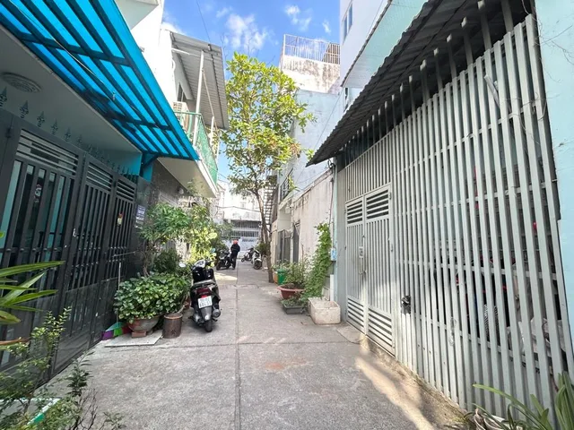 Bán nhà 40m² full thổ cư ngang 4m giá 3.8 tỷ tại Phường Bình Tân