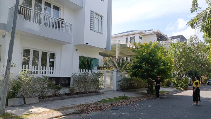 Bán nhà 180m² full thổ cư ngang 12m giá 25 tỷ tại Phường Nam Nha Trang