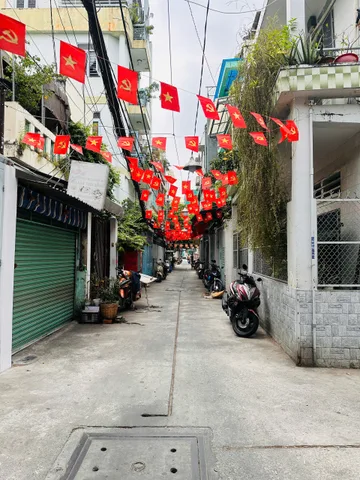 Nhà mới Cách Mạng Tháng Tám Quận 3, diện tích 32m², 2 tầng, thiết kế hiện đại, vào ở ngay, vị trí trung tâm, giá 4.15 tỷ