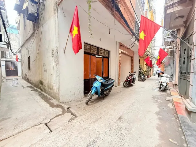 🔥 VIP CẦU GIẤY –Ô TÔ QUA NHÀ- CÁCH PHỐ 15M-  HÀNG HIẾM – BAY NHANH