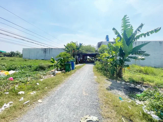 Bán đất 1390.4m² có sẵn 340m² thổ cư ngang 10m giá 3.6 tỷ tại Xã Đức Hòa