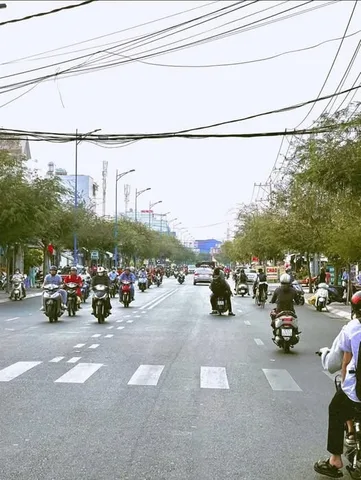 (Giá Đầu Tư) Bán nhà mặt tiền Quang Dũng 90m2 tại Khu đô thị Chí Linh, 9,5 tỷ, Xem Ngay.