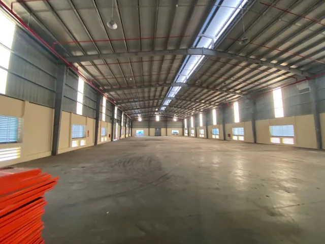 Cho thuê 3 xưởng mới ốp panel, hiện đại,chuẩn khu khoái châu dt 15.000,20.000m 30.000m2