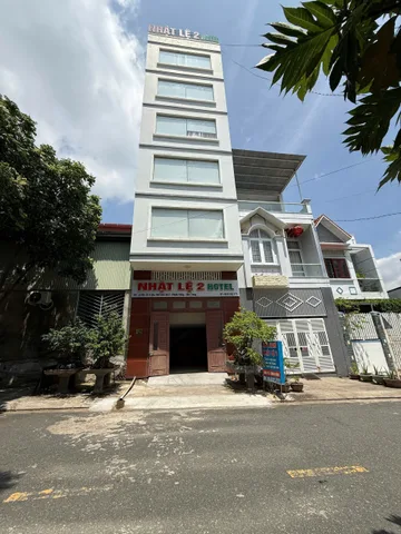 Bán khách sạn mặt tiền Nguyễn Tất Thành, Hòn Rớ II Phước Đồng, Nha Trang