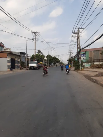 Bán đất 1570m² có sẵn 1000m² thổ cư ngang 20m giá 35 tỷ tại Xã Hóc Môn