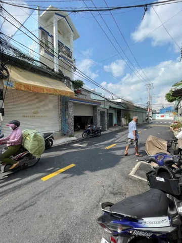 Bán đất 170m² full thổ cư ngang 9m giá 8.6 tỷ tại Đường Tô Ký Xã Hóc Môn Ms313