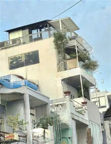 Chỉ 6 tỷ_nhà 5 tầng Bình Trị Đông_Dt (48m2)_hẻm xe tải