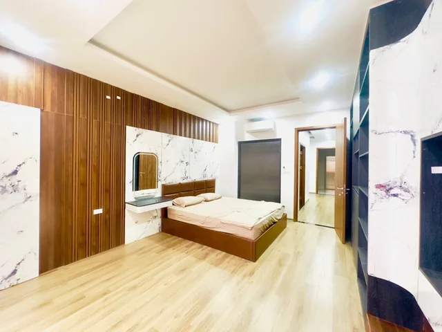 Bán nhà phố liễu giai 6 tầng thang máy ô tô đỗ cửa 2 thoáng vĩnh viễn 38m2 16 tỷ