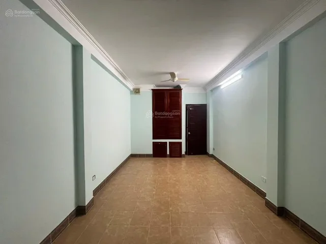 Cho thuê nhà mặt đường Đền Lừ 60 m2 x 4 tầng vị trí đẹpkinh doanh sầm uất 25 triệu/tháng