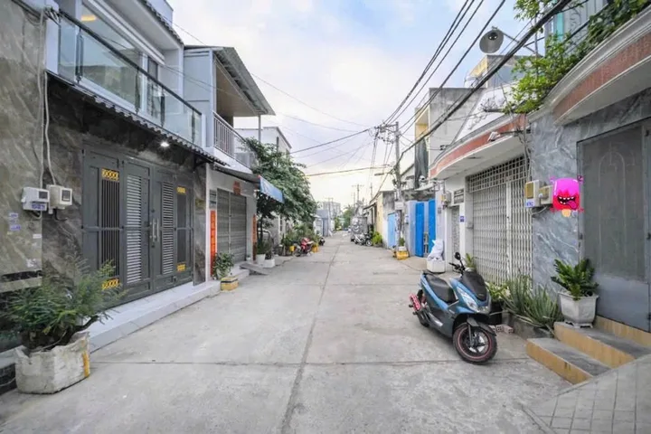 BÁN NHÀ KHU Y TẾ KỸ THUẬT CAO 100M2 7 TỶ HẺM XE TẢI GẦN AEON BÌNH TÂN