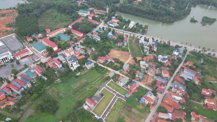 Ô tô tránh 1,5 tỷ bao sổ