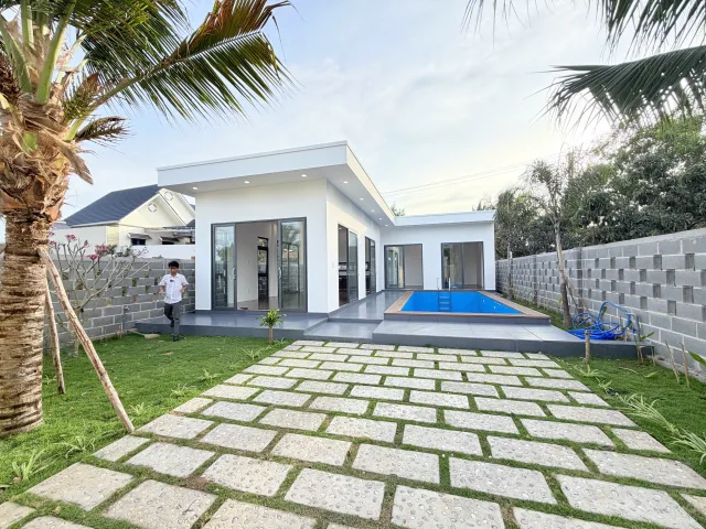 Nhà vườn - Hồ Bơi- sân vườn đẹp- gần biển Phước Hải.