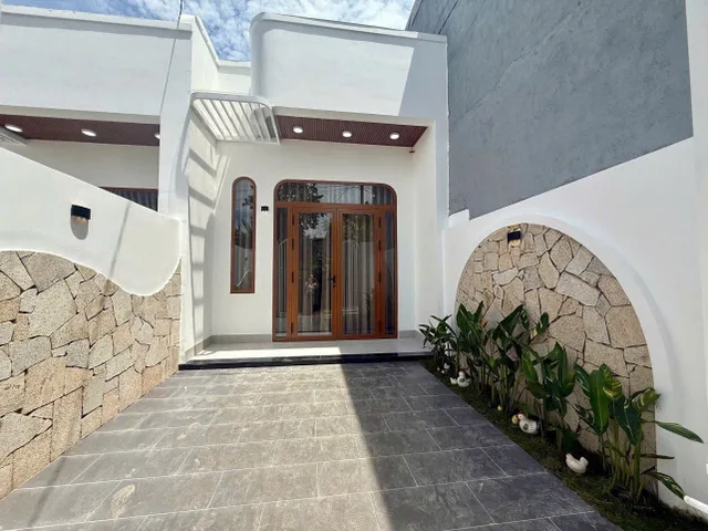 Nhà xinh hẻm 27 Tuệ Tĩnh , Buôn Ma Thuột  
Hẻm oto , sân oto , thông các hướng , cách chợ Y
