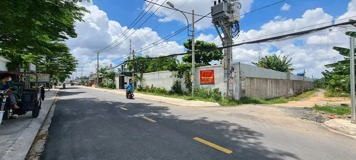 Bán đất 11000m² ngang 46m giá 180 tỷ tại Xã Đông Thạnh