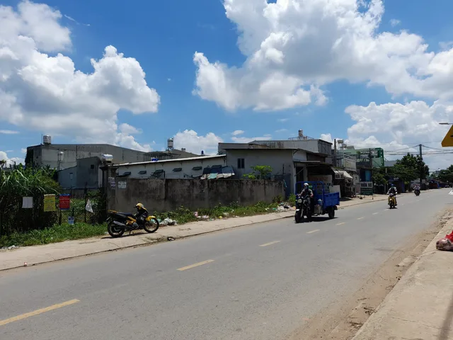 Bán đất 12000m² ngang 60m giá 65 tỷ tại Đường Phạm Văn Sáng Xã Bà Điểm Ms334
