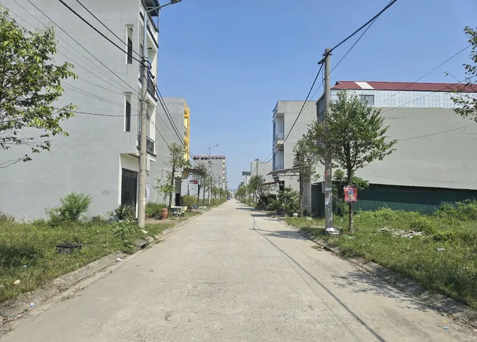 Bán 72m đất dãy A1 đồng nhỏ quang châu bắc giang. Làn 2 đường hàng cây. Trung tâm khu công nghiệp quang châu. Phường nếnh tỉnh bắc ninh