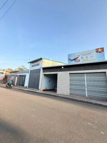 ✈️ CHO THUÊ NHÀ 39/9 Tuệ Tĩnh gần chợ Y Nuê

📐 Diện tích: 10 × 25m 
💰 Giá thuê: 6 triệu / tháng