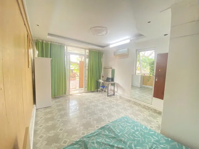 Rọ đẹp giá rẻ 3 tr nhà mặt phố , ban công rộng nhà 639 phúc diễn, nam từ liêm