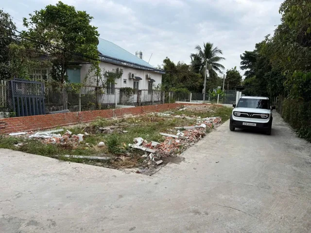 Bán đất 98.4m² có sẵn 20m² thổ cư ngang 5m giá 2.4 tỷ tại Phường Thuận An