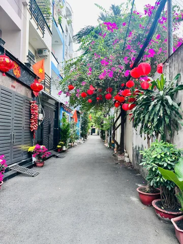 Bán nhà Nguyễn Bặc Phường 3 Tân Bình, 48m2, 2 tầng, hẻm xe hơi thông gần chợ Phạm Văn Hai, giá 8.3 tỷ