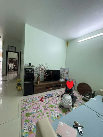 CẦN BÁN CĂN HỘ CHUNG CƯ ĐAM SAN QUANG TRUNG
Chính chủ chuyển công tác Hưng Yên, cần bán căn hộ chung cư Đam San Quang Trung (Lý Thái Tổ) 
 Diện tích: 51 m²
 Thiết kế công năng: 2 ngủ 1 nvs
 Nội thất để lại đầy đủ: 02 điều hoà; Bình nóng lạnh; Tủ lạnh;
