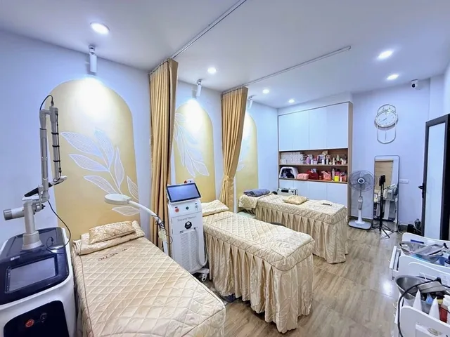 Nhà đẹp Khương Trung – 1 nhà ra phố – Ô tô đỗ cửa  – ~30m2 x 3 tầng tiện kinh doanh – Tầm 8 tỷ