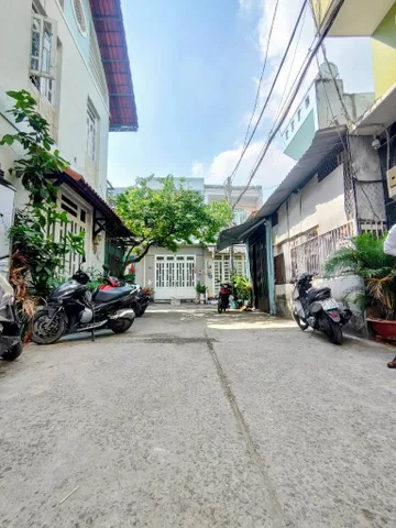 Bán nhà 2 Tầng, Hẻm ôtô, DT:48m² full thổ cư ngang 4m giá 4.8 tỷ tại Phường Bình Trị Đông