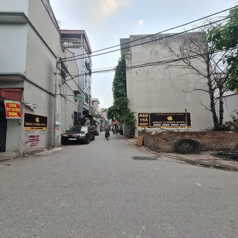 46m2 đất Trâu Quỳ, Gia Lâm, ngõ ô tô, 20m ra trục chính chỉ 5 tỷ x. Lh 0989894845