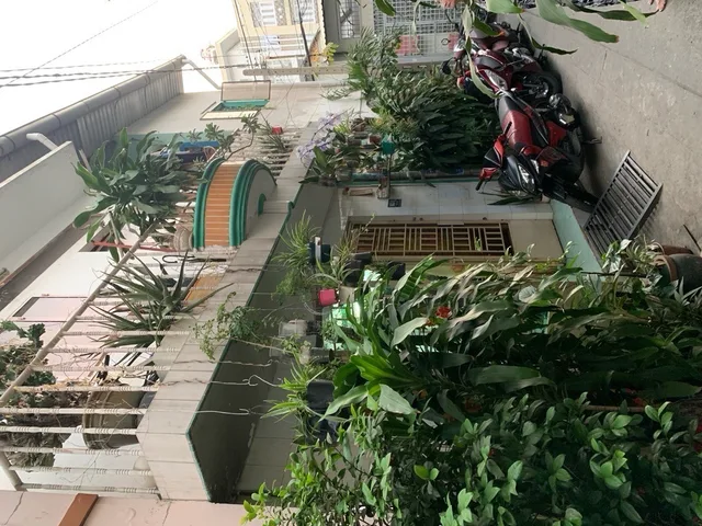 🏠 Nhà 2 tầng gần Aeon Bình Tân – có sẵn dòng tiền 10tr/tháng

📍 Vị trí: Tỉnh Lộ 10, P. Tân Tạo, Bình Tân – hẻm 3m thông, vài bước ra đường lớn
📐 Diện tích: 52m² (ngang 5.2m, dài 10m)
🏗️ Kết cấu: 1 trệt 1 lầu, lô góc thoáng mát

💰 Ưu điểm nổi bật:
–