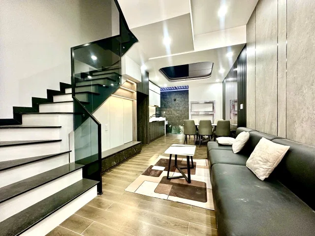 🚗 BÁN NHÀ 3 TẦNG - 52M2( 4*13), HOÀN CÔNG, KHÔNG QH, KHU VIP CÓ GARA - NHÀ MỚI - KPL - HẺM XE HƠI - NGAY CÔNG VIÊN. P LONG TRƯỜNG, THỦ ĐỨC.(T)