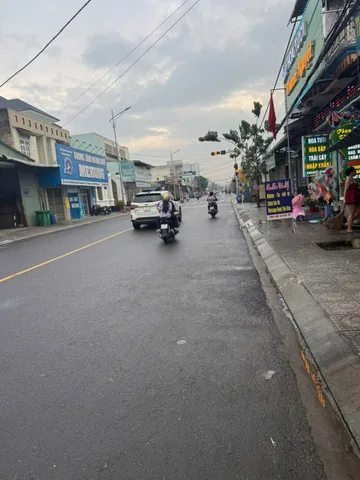 Bán dãy trọ 18 phòng + 2 kiot mặt tiền D2, KDC Thuận Giao, vị trí kinh doanh tốt
