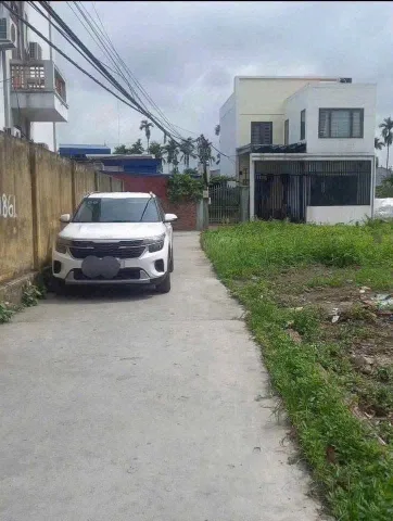 Bán 69.2 m ( lô số 3 ) Lâm Động . Cách 203 :30m đường thông  ngay chợ . L/h:076.231.9990 e Thúy