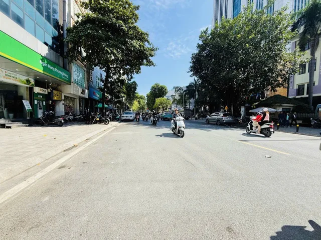 Bán nhà MP Cát Linh, Vỉa Hè 5m, Lô Góc, 24 tỷ(Thông tin Thật)