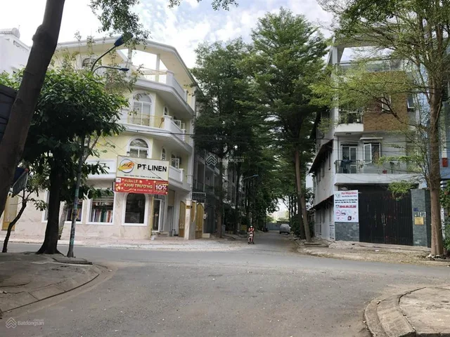 Bán nhà 1 trệt 2 lầu + sân thượng dt 5x20m, công viên bình lợi p. 13. giá 13,5 tỷ tl