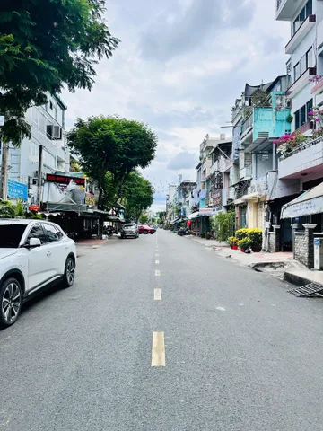 Bán nhà mặt tiền Nguyễn Tiểu La Quận 10, 36m² (3.1x11m), 5 tầng BTCT, kinh doanh tốt, giá 11.5 tỷ