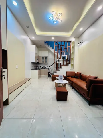 NHÀ 5 TẦNG LÕI ĐỐNG ĐA - KHUNG BÊ TÔNG CHẮC CHẮN - VÀI BƯỚC RA MẶT PHỐ - GẦN GA CÁT LINH
