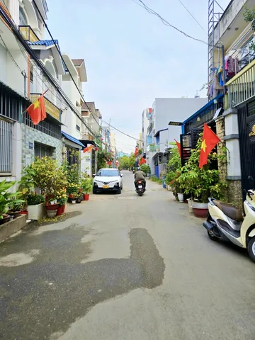 🚗 BÁN NHÀ 3 TẦNG - 50M2( 4*12.6), HOÀN CÔNG, FULL NỘI THẤT - HẺM XE HƠI - NHÀ MỚI - GẦN CHỢ, UBND - LONG TRƯỜNG, THỦ ĐỨC.(A)