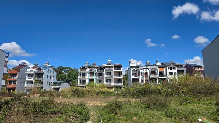 BÁN LÔ ĐẤT MẶT TIỀN KQH PHẠM HỒNG THÁI, PHƯỜNG XUÂN HƯƠNG, ĐÀ LẠT. DT: 103,5 M2 , GIÁ: 11,5 TỶ. LH: 0908748495 OR 0967668495