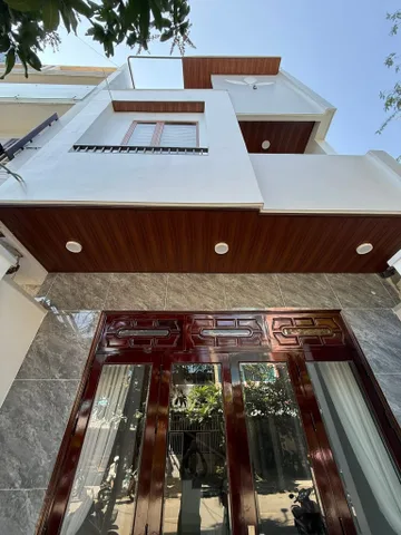 Nhà 3 Tầng, cách Biển Sơn Trà 500m, Đường Phùng Tá Chu - Giá 12,9 Tỷ