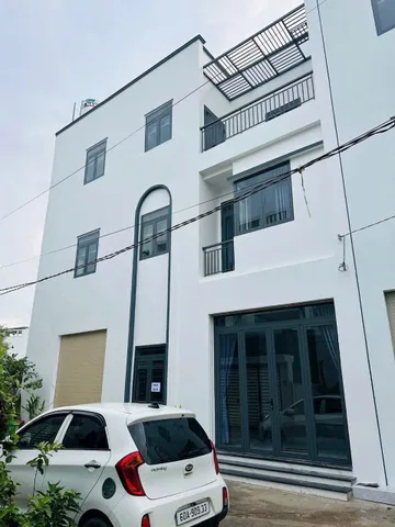 NHÀ LẦU KHU DÂN CƯ Nằm Trục Đường Chính. Đầy Đủ Công Năng