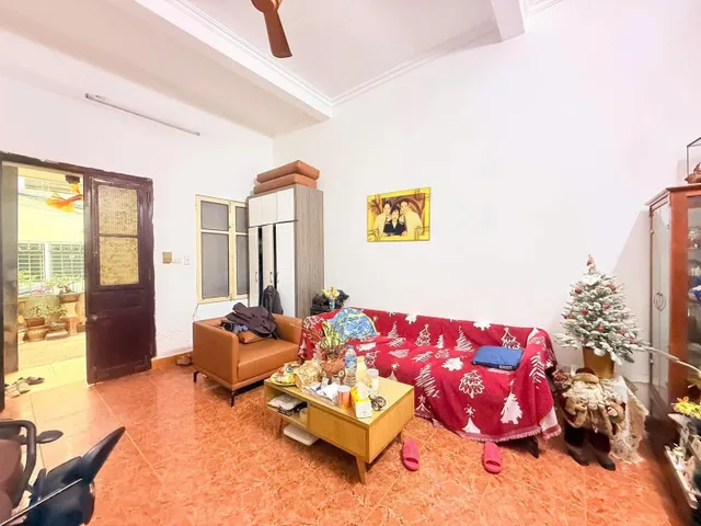 Bán nhà Linh Lang 79m² full thổ cư ngang 4.5m giá 35 tỷ tại Đường Linh Lang Phường Ngọc Hà (MUA/BÁN BĐS nhắn tin Zalo 0862299066)