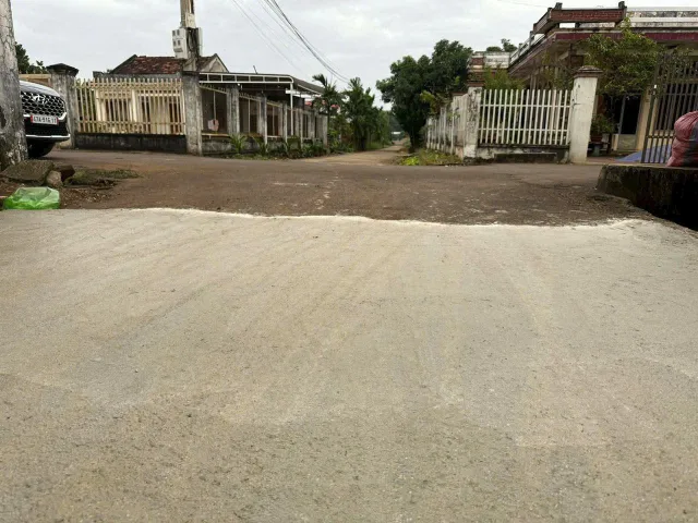 bán 2 lô đất tại Thôn 2 Hoà Khánh , khu dân cư đông đúc diện tích 100m2 5m giá 550tr