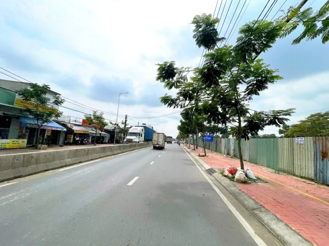 CHO THUÊ 617M2 NHÀ VÀ ĐẤT MT ĐƯỜNG NGUYỄN CỮU PHÚ