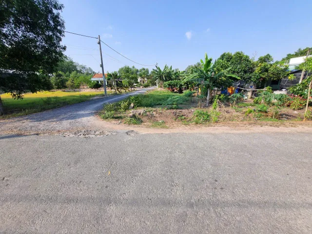(L923) Đất 1/ Tỉnh Lộ 2, xã Trung Lập Hạ, dt 349m2, thổ cư 342m2, giá 2 tỷ 500 bớt lộc