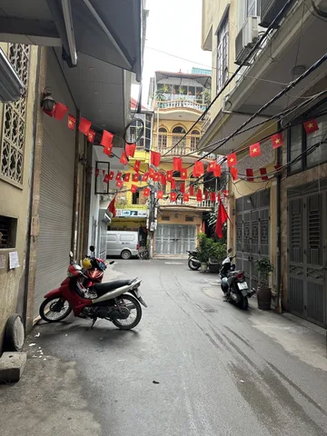Bán nhà Nguyễn Xiển 30m² full thổ cư ngang 3.5m giá 13.5 tỷ tại Đường Nguyễn Xiển Phường Thanh Liệt (MUA/BÁN BĐS nhắn tin Zalo 0862299066)