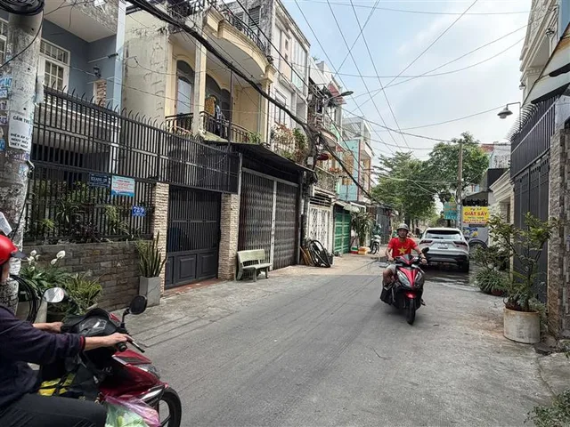 Bán nhà 4 Tầng, Hẻm ôtô, DT: 124m² full thổ cư ngang 8m giá 16.45 tỷ tại Phường Tây Thạnh