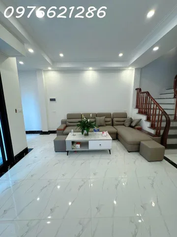 Bán nhà chân Đê Vàng- Long Biên – 45m² – Thang máy – Ô tô đỗ cửa – 🏡Nhà mới tinh – Giá 9.1 tỷ